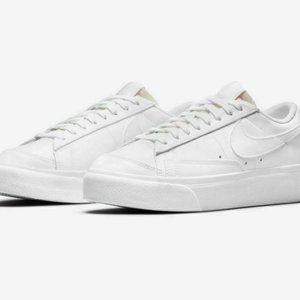 Nike Women's Blazer Low Platform triple white